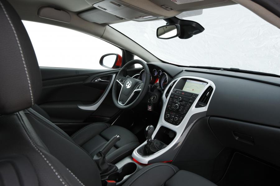  Vauxhall Astra GTC 2012 года  (фото 10 из 62)